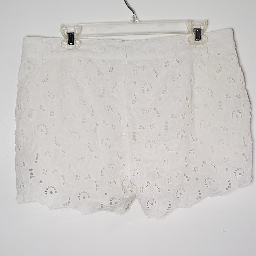 LUCKY BRAND -size 32- white lace shorts - low rice pockets-cotton lining - Picture 2 of 9